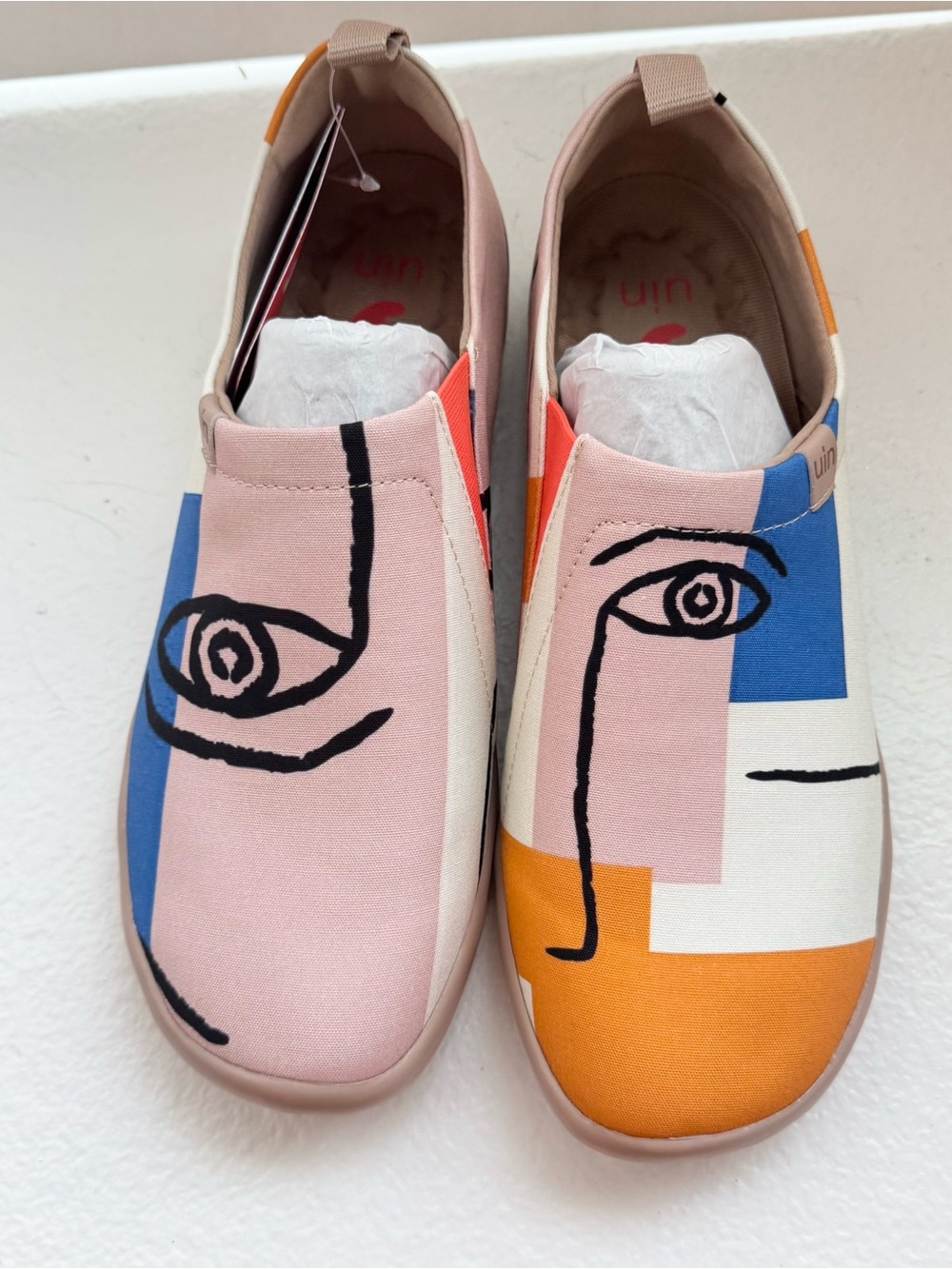 UIN Size 9 Slip On Shoes Canvas Comfortable Look At Me